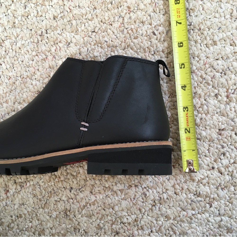 Kodiak Black Leather Chelsea-Style Ankle Boots - Picture 12 of 13